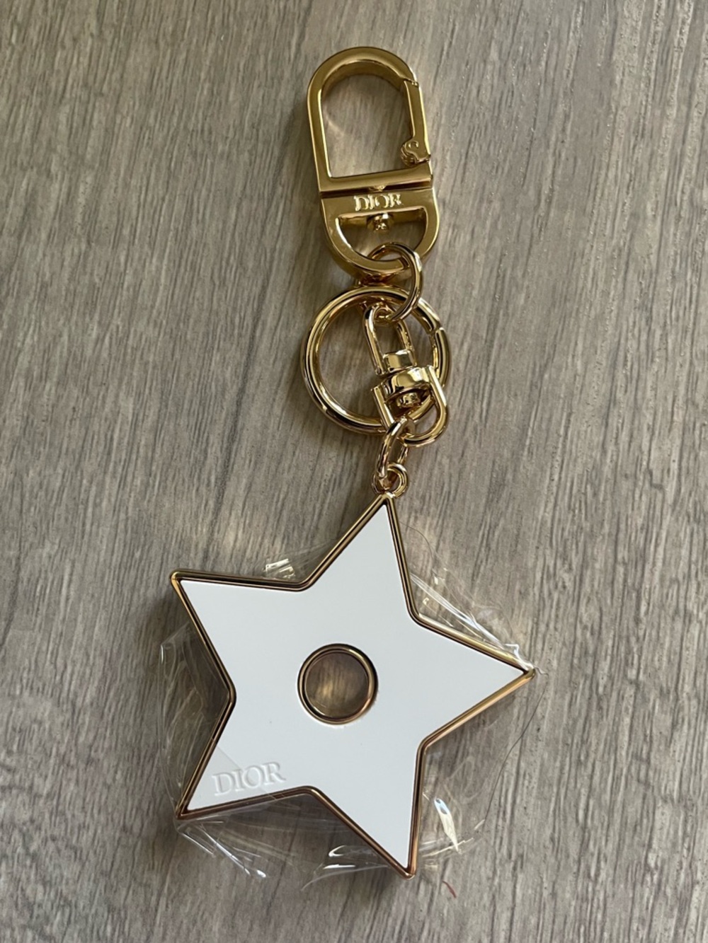 Authentic Dior White and Gold Star Keychain Charm. New. - Picture 3 of 5
